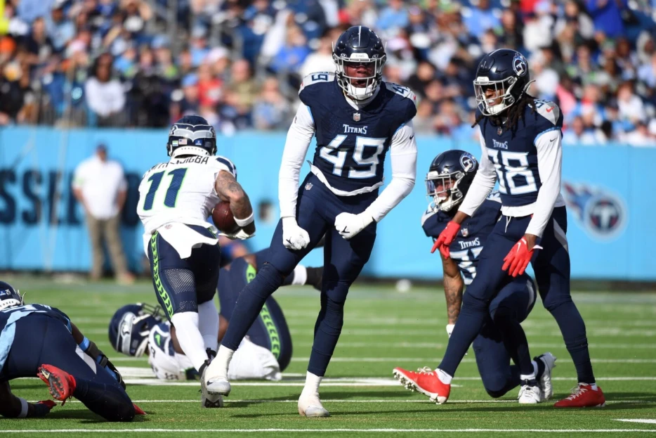 Titans Officially Rule Out Five From Week 6, Including EDGE Arden Key