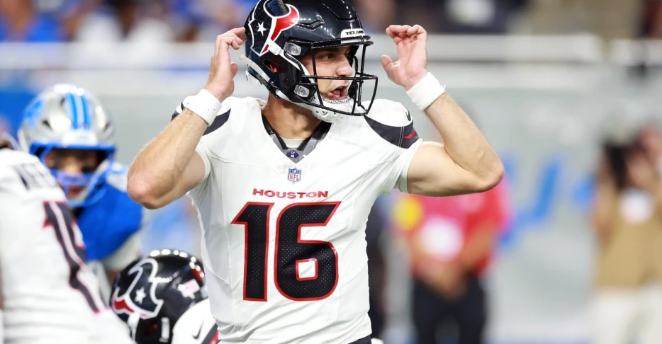 Arizona Cardinals elevate quarterback Kedon Slovis to active roster, signaling no Kyler Murray on Sunday