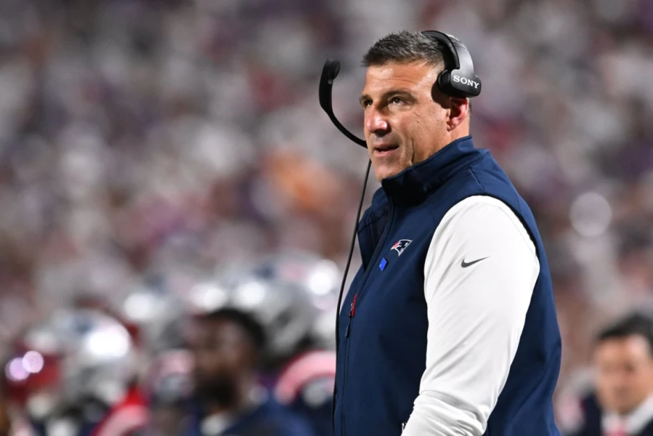 Patriots Reporter: Vrabel’s ‘Human Beings’ Approach a Stark Change From Belichick Era
