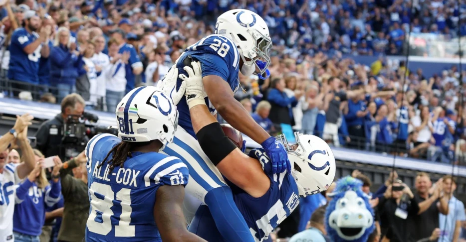 Behind ground game, Colts grind out tough home win, 31-27, against Cardinals