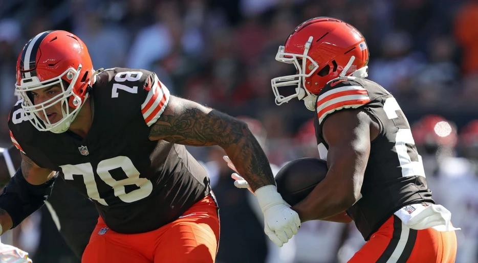 Browns Rule Out RT Jack Conklin &amp; OLB Joe Tryon-Shoyinka