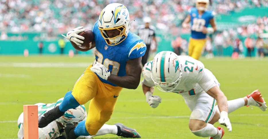 Chargers vs Dolphins final score, immediate reactions: Dolphins fail to close out