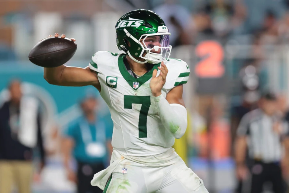 Jets Still Committed To Justin Fields As Starting QB