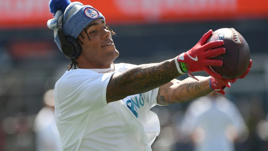 Patriots’ Christian Gonzalez active vs. Saints despite dealing with hamstring inju