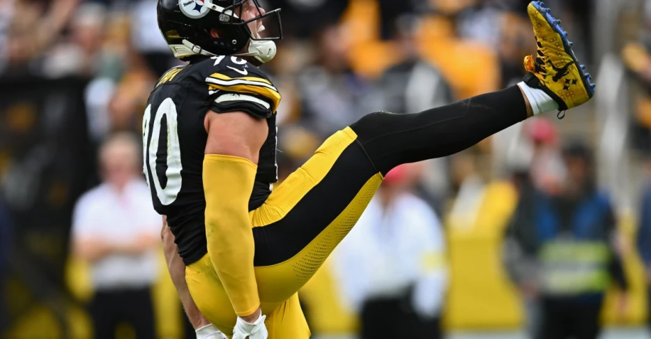 T.J. Watt leaves game vs. Browns with injury