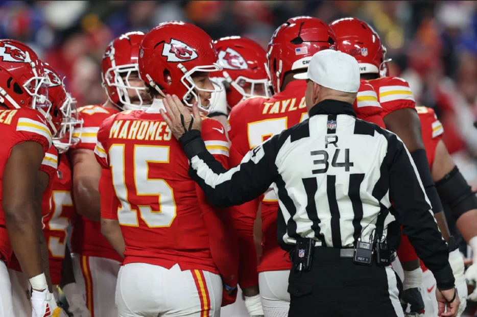 The Chiefs Had Zero Penalties During Game Vs Lions &amp; Fans Are Angry