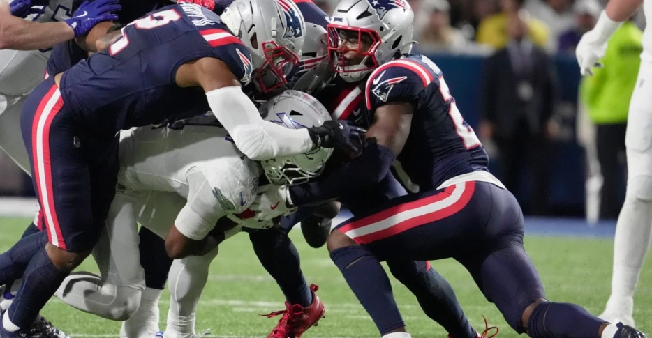 AFC Playoff Picture: Buffalo Bills lost the AFC East lead on Monday