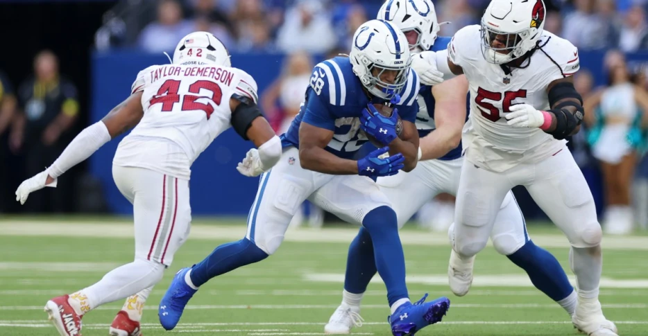 Arizona Cardinals get bullied up front by Indianapolis Colts