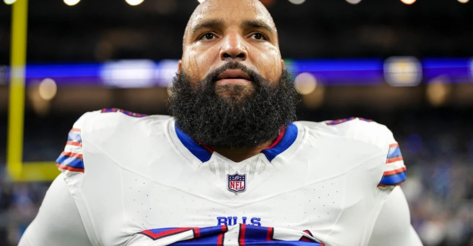 Bills DT DaQuan Jones injured during pregame warm-up