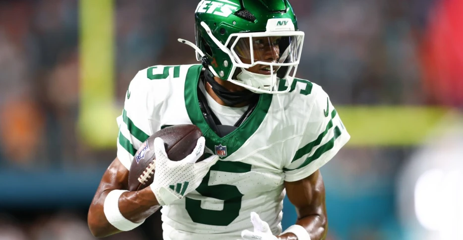 Browns schedule eases a bit: Star WR injury, star QB calling team out could help