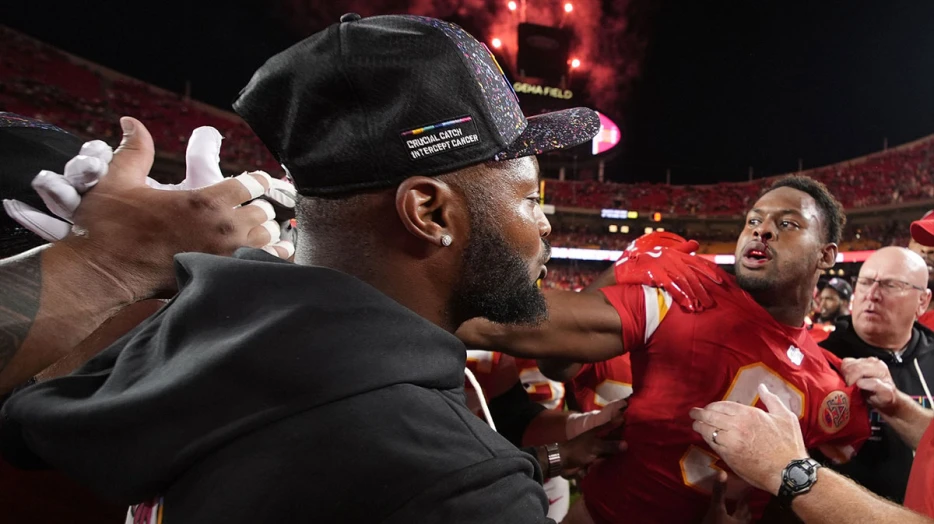 Chiefs WR JuJu Smith-Schuster’s fiancée jokes about Brian Branch fight