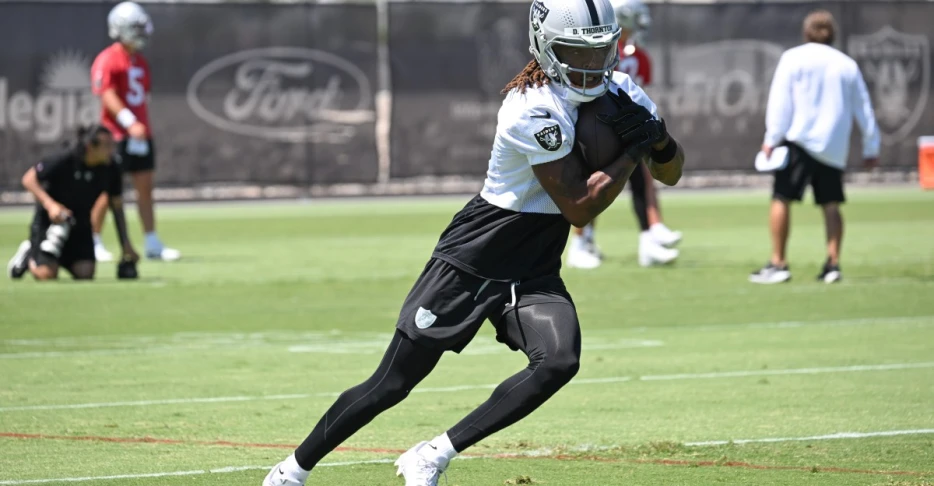 Dont’e Thornton, Darien Porter lose playing time