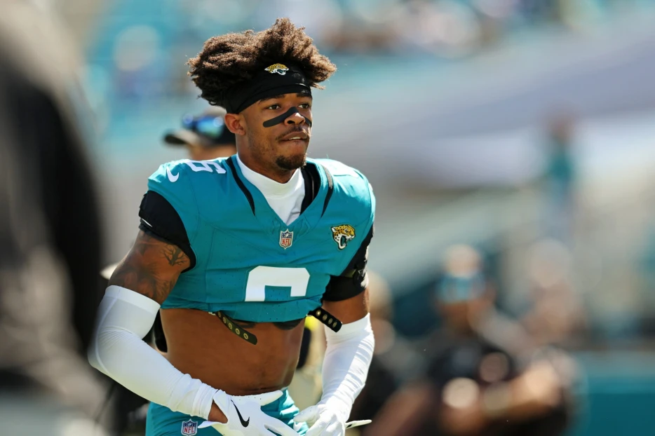Jaguars Restructure CB Greg Newsome II For $7m In Cap Space