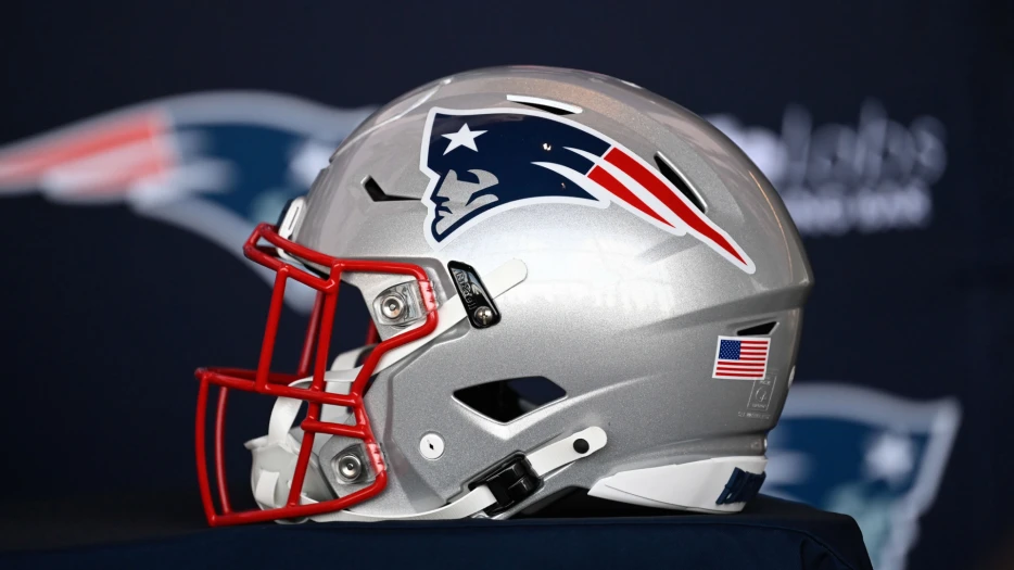 Patriots Sign New Tight End Amid Multiple Roster Moves