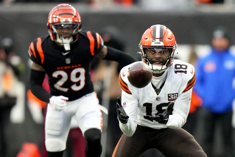 Browns Place WR David Bell On Reserve/Retired List