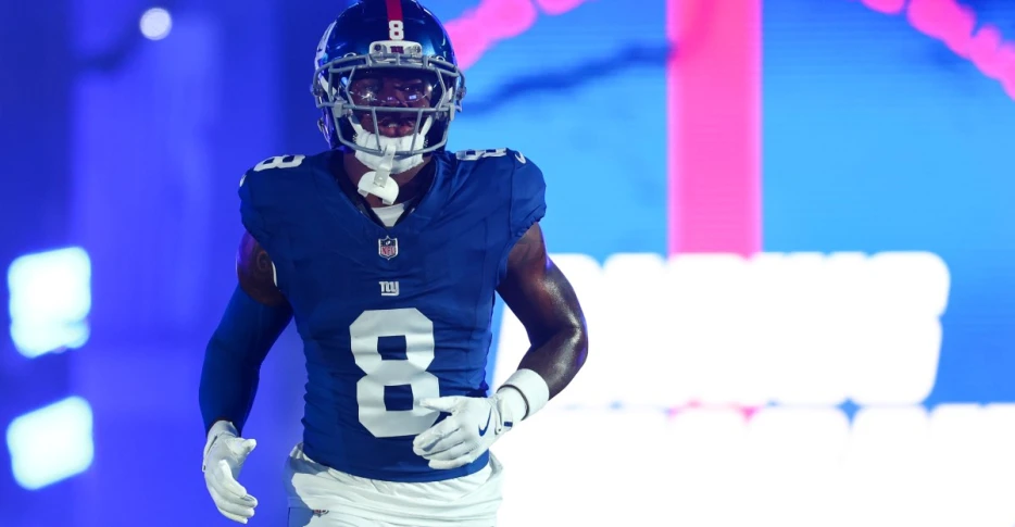 Giants restructure 2 contracts to create salary cap space