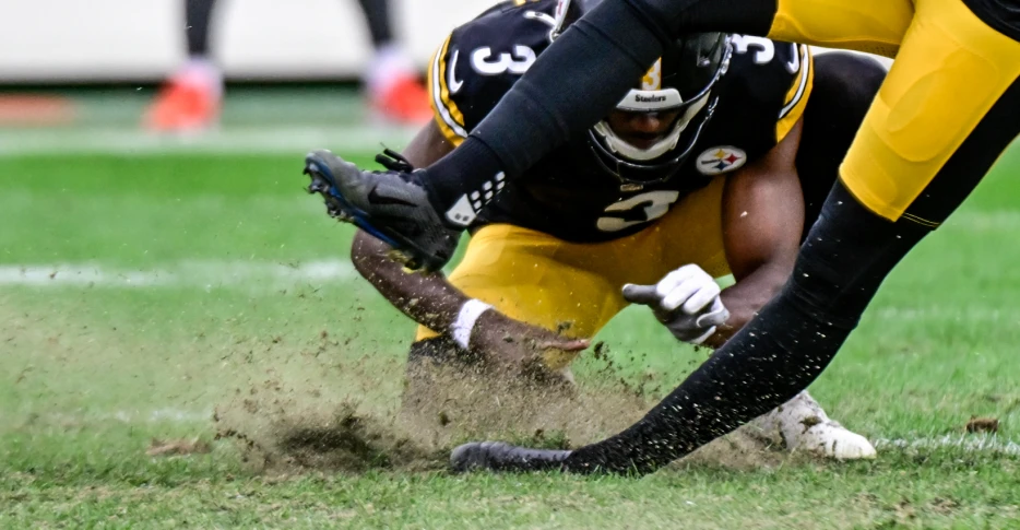 NFLPA Gets Involved in Acrisure Field Flap