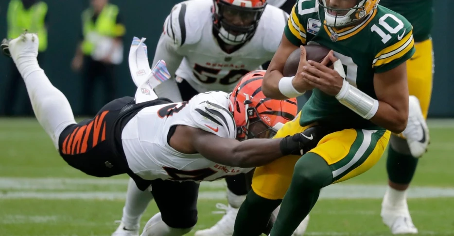 Packers Film Room: The Sneak and the Fake