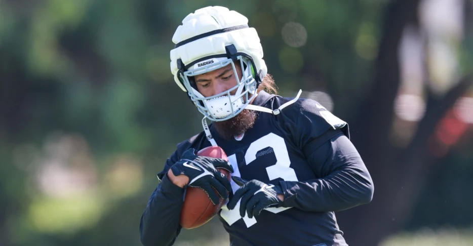 Patriots host 4 defenders on tryouts ahead of Titans game