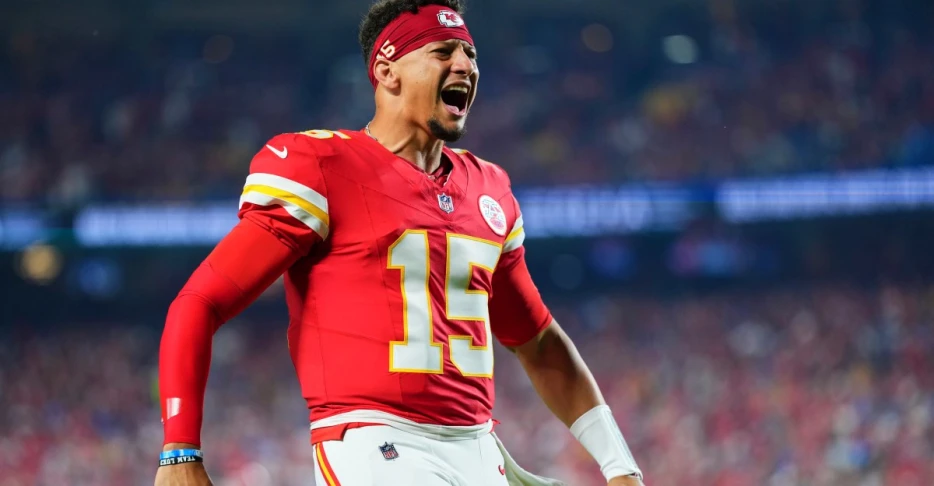 Arrowheadlines: Patrick Mahomes excellent form earns him another award