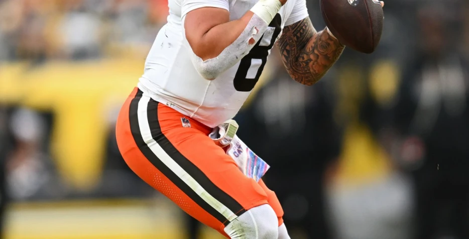 Daily Dawg Chow 10/16: Browns news; can they turn it around against the Dolphins? Is it better if they don’t? more