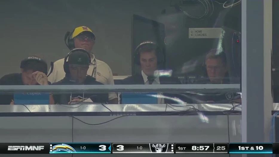 Joe Buck Says The Las Vegas Raiders Are Angry With ESPN For Exposing Tom Brady’s Level Of Involvement In Coaches’ Box