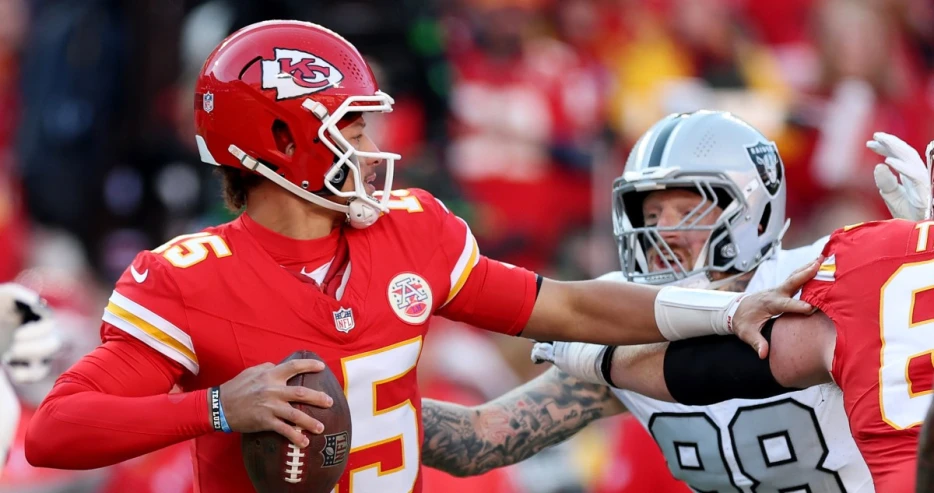 The Chiefs will host the Raiders in their second AFC West matchup