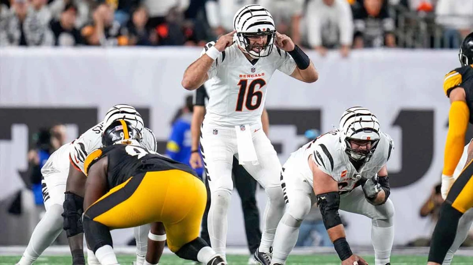 NFL fans lose it after Aaron Rodgers-Joe Flacco ‘Unc Bowl’ shootout