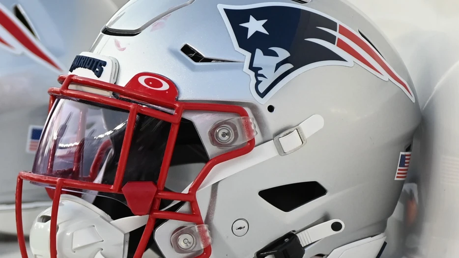 Patriots Writer Suggests Trading For AFC Running Back