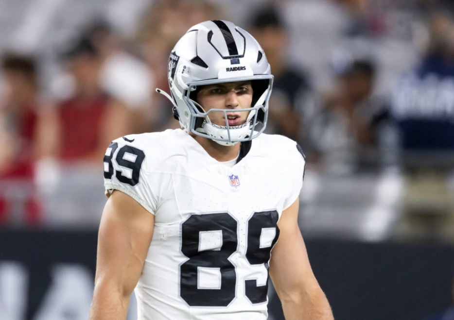 Raiders TE Brock Bowers Returns To Practice, Doubtful For Week 7