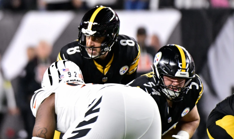 Aaron Rodgers, Mike Tomlin Not on Same Page About Flea Flicker Mishap