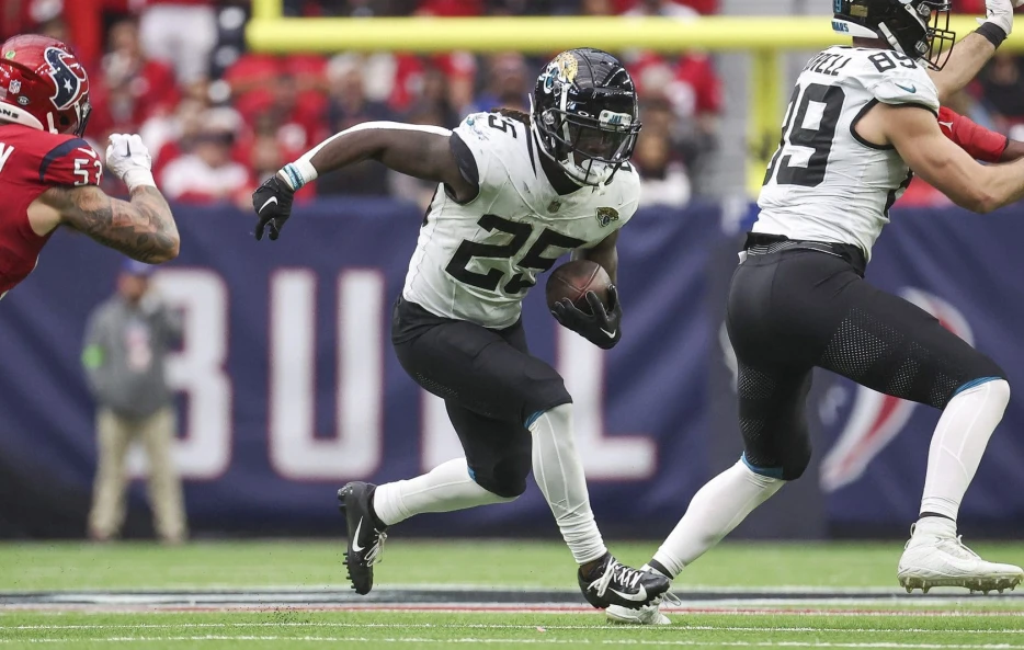 Cardinals Elevating RB D’Ernest Johnson