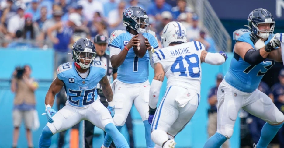 Recently waived ex-Colts LB starter Joe Bachie joins Titans