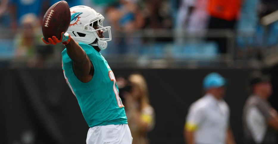 Two matchups to watch in Browns vs. Dolphins