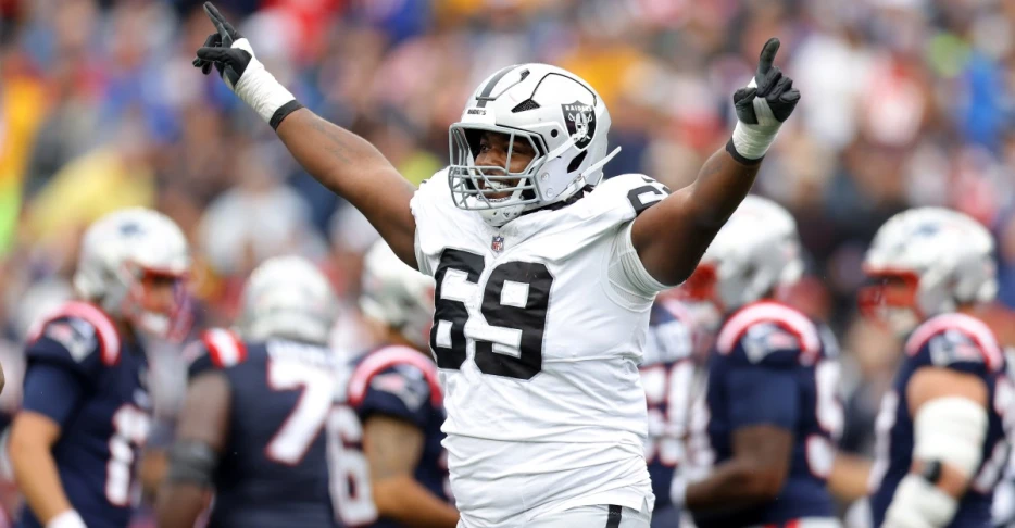Adam Butler injured during pregame warmups versus Chiefs