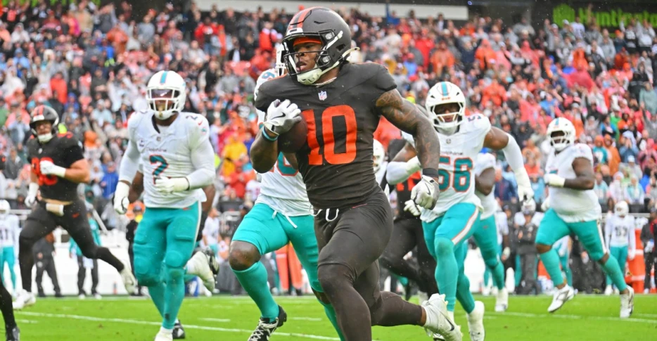 Dolphins vs. Browns inactive players list: Miami shakes up quarterback depth chart; Wright active