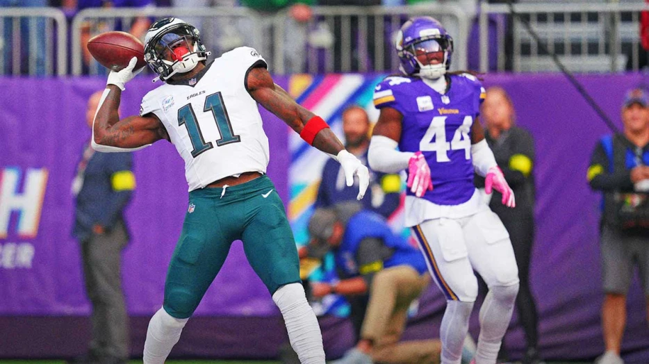 Look what happens when the Eagles actually throw the dang ball to A.J. Brown down the field