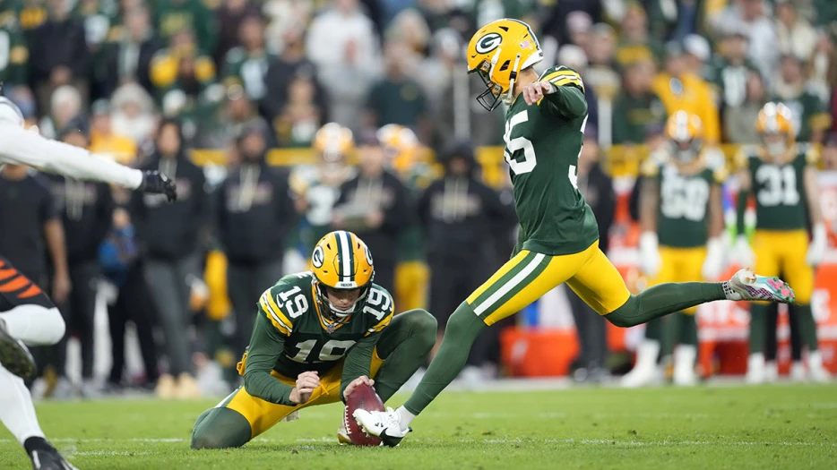 Lucas Havrisik takes down Packers record with 61-yard field goal