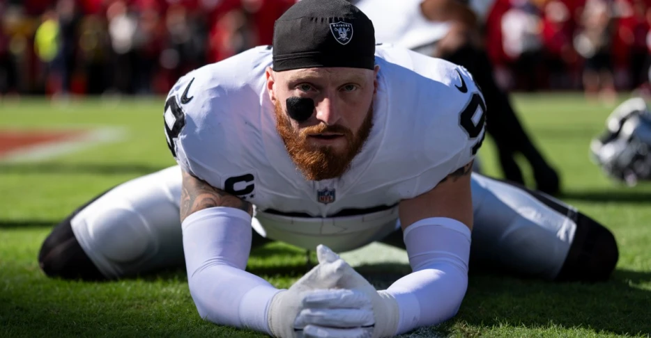 Maxx Crosby doubtful to return, Adam Butler injured during pregame warmups versus Chiefs