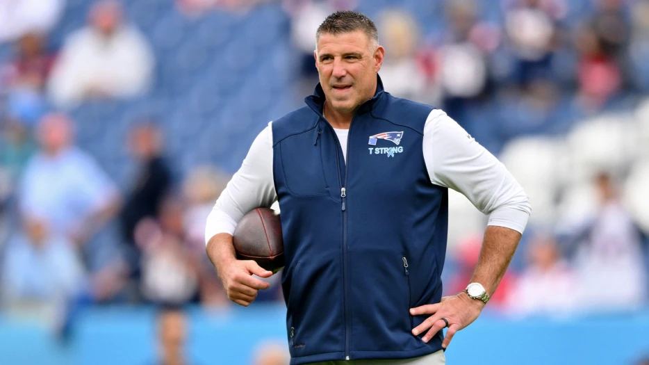 Mike Vrabel Receives Hero’s Welcome In Nashville As Titans Fans Offer Phallic Sacrifice To Bring Him Back