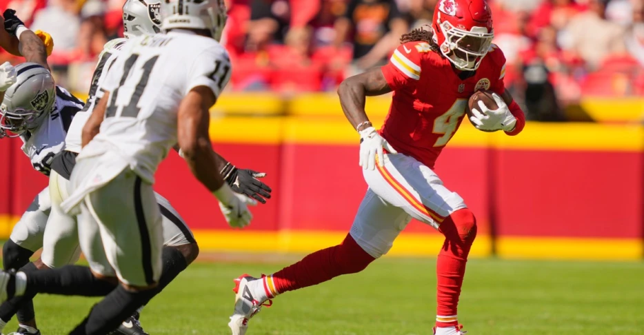 Raiders are completely dismantled in Kansas City