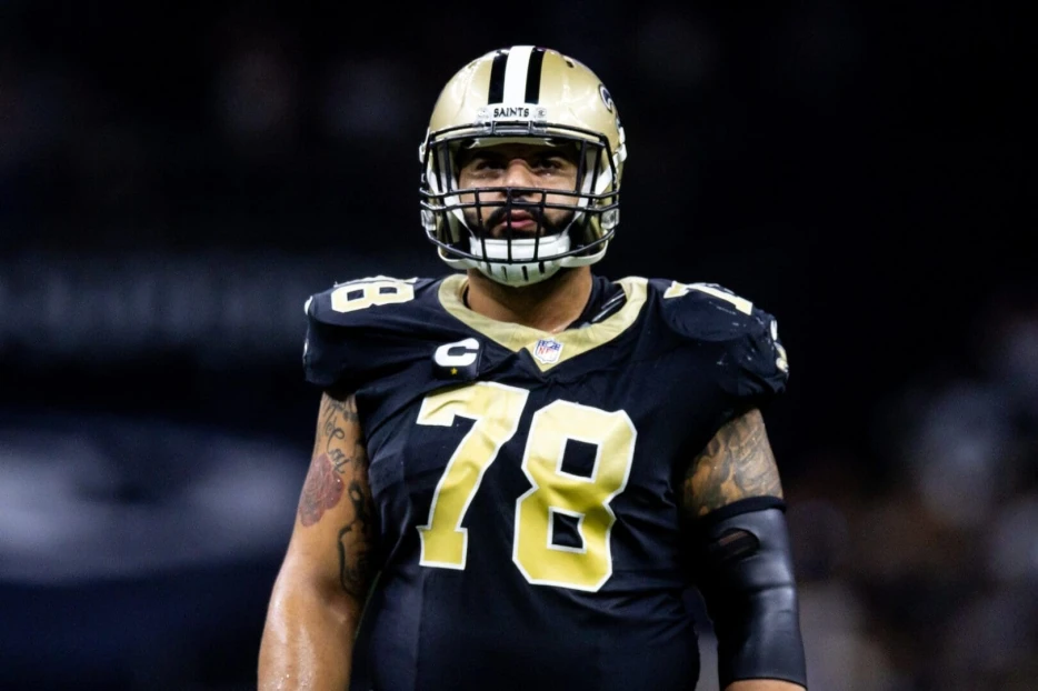 Saints Concerned About Injuries To C Erik McCoy &amp; RB Kendre Miller