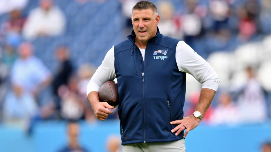 Titans Fan Brings Telling Mike Vrabel Sign To Patriots’ Week 7 Game