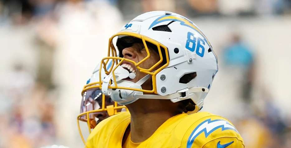2 winners, 1 massive loser from Chargers-Colts: Passing attack overshadowed by defensive blunder