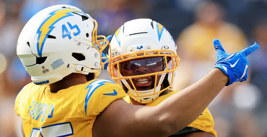Best and worst PFF grades from Chargers-Colts: Defenders need not look