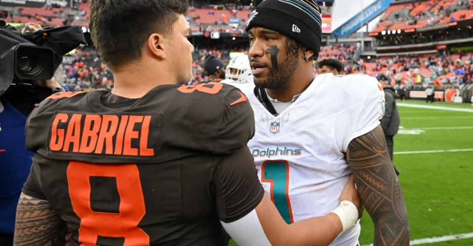 Browns offense: Cleveland had some unconventional blocking rotations in Week 7 vs Dolphins