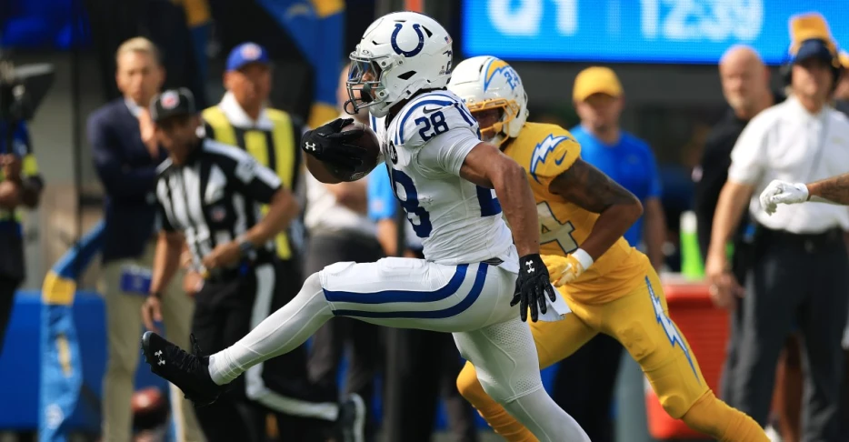 Colts electric offense keeps humming in statement win over Chargers