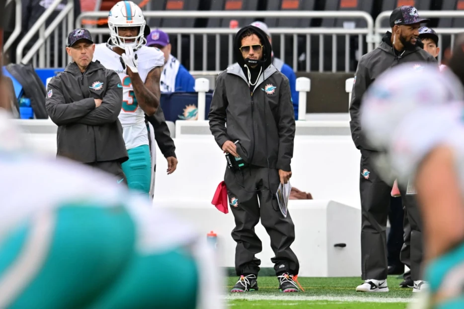 Dolphins Rumor Brings Terrible News for Fans That Want Mike McDaniel Gone