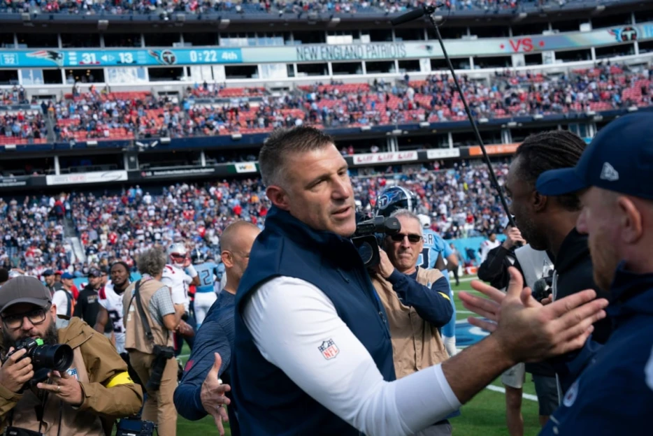 Drake Maye Gives Mike Vrabel Game Ball Following Big Week 7 Win