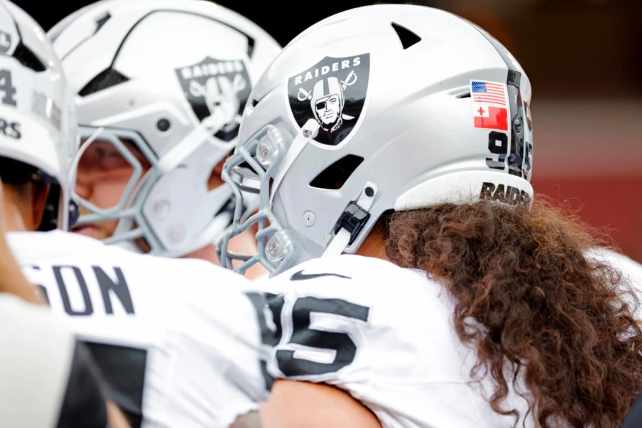 Las Vegas Raiders Making No Effort Ahead of NFL Trade Deadline